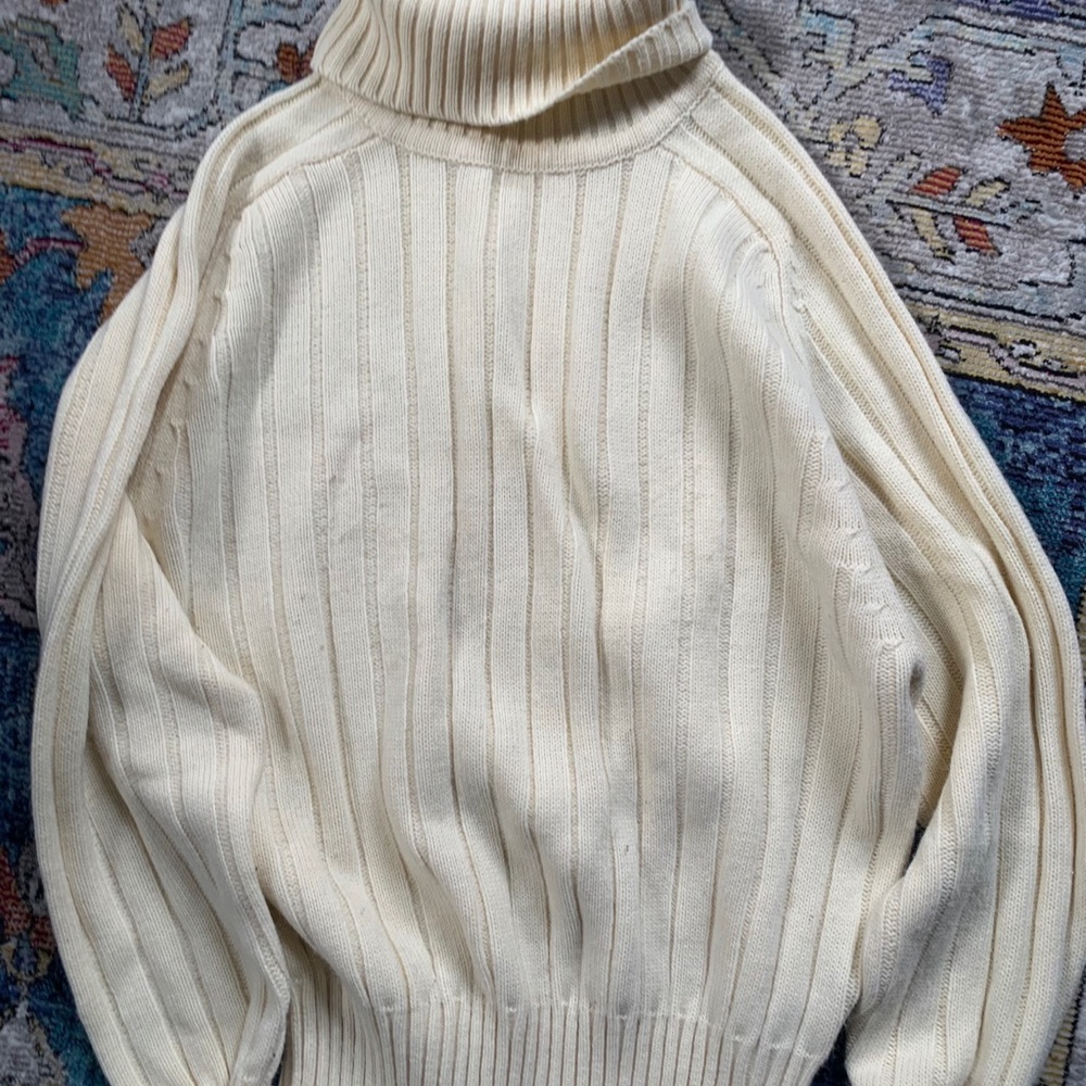 Vintage cream turtleneck sweater M